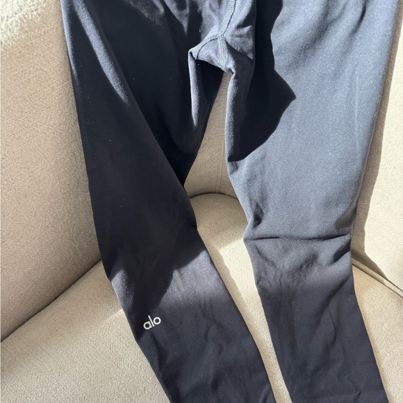 ALO - 7/8 High-Waist Airbrush Legging - Picture 6 of 6